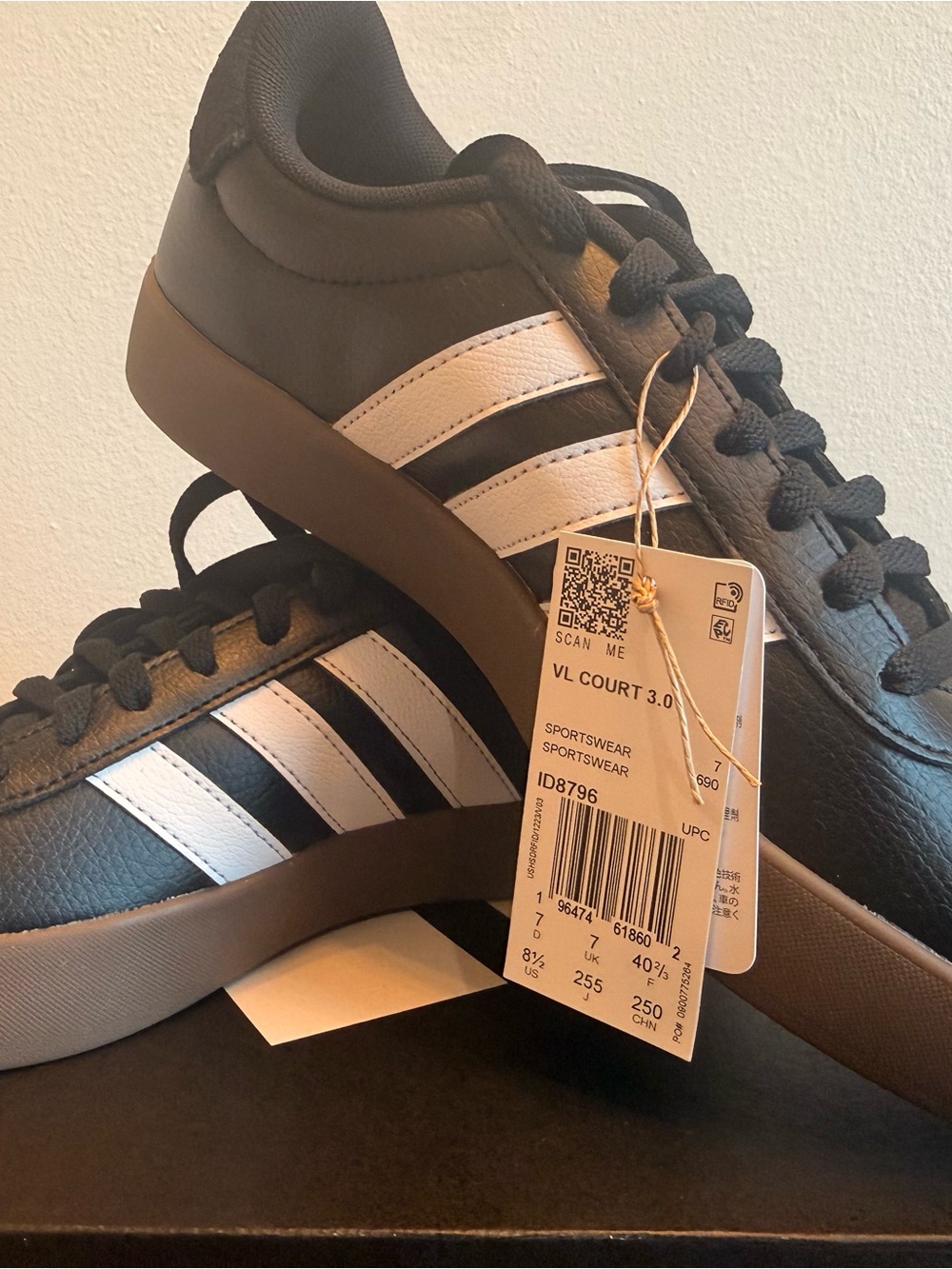 adidas Men's VL Court 3.0 Sneakers in Black and White Leather/Suede Size 8.5 US